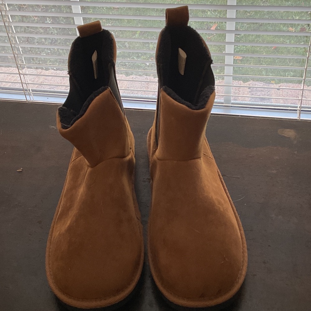 Woman’s Tan Boots